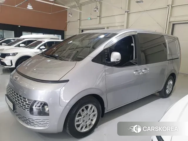 Hyundai Staria 2023 Серебряный из Кореи