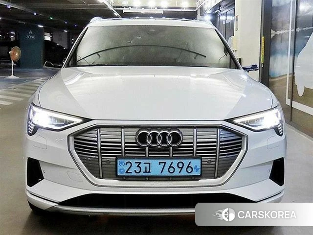 Audi e-Tron 2021 Белый из Кореи