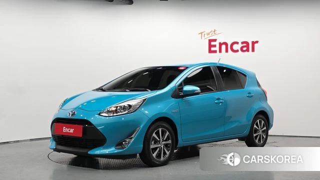 Toyota Prius C 2018 Небесно-голубой из Кореи