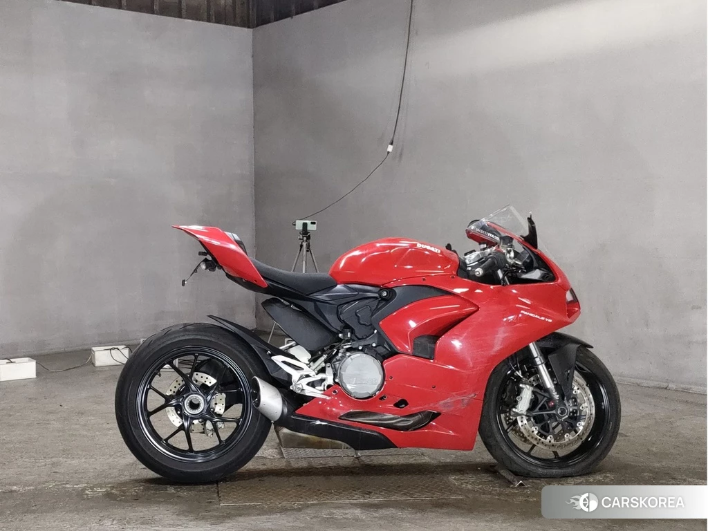 Проданный Ducati PANIGALE V2 2021 из Японии