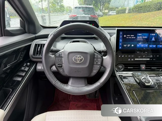 Toyota FAW bZ4X 2022 Шампань из Китая