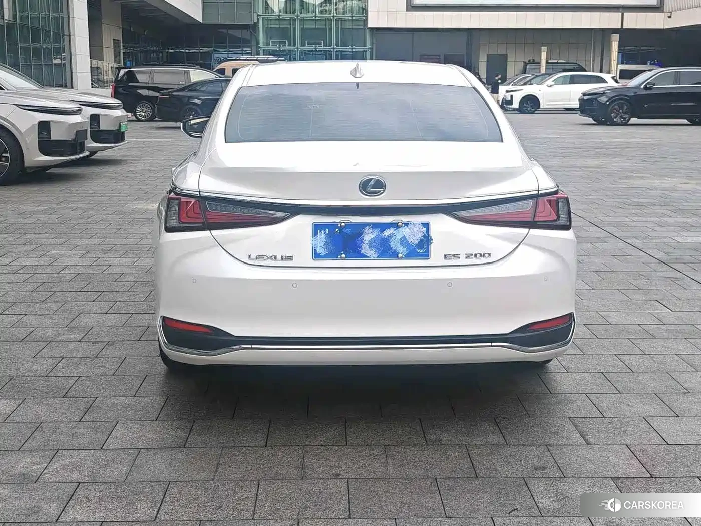 Lexus ES 2023 Белый из Китая