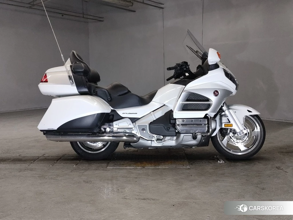 Проданный Honda GL1800 2016 из Японии