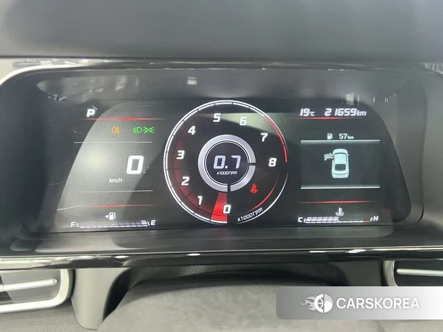 Hyundai Elantra 2023 Белый из Китая