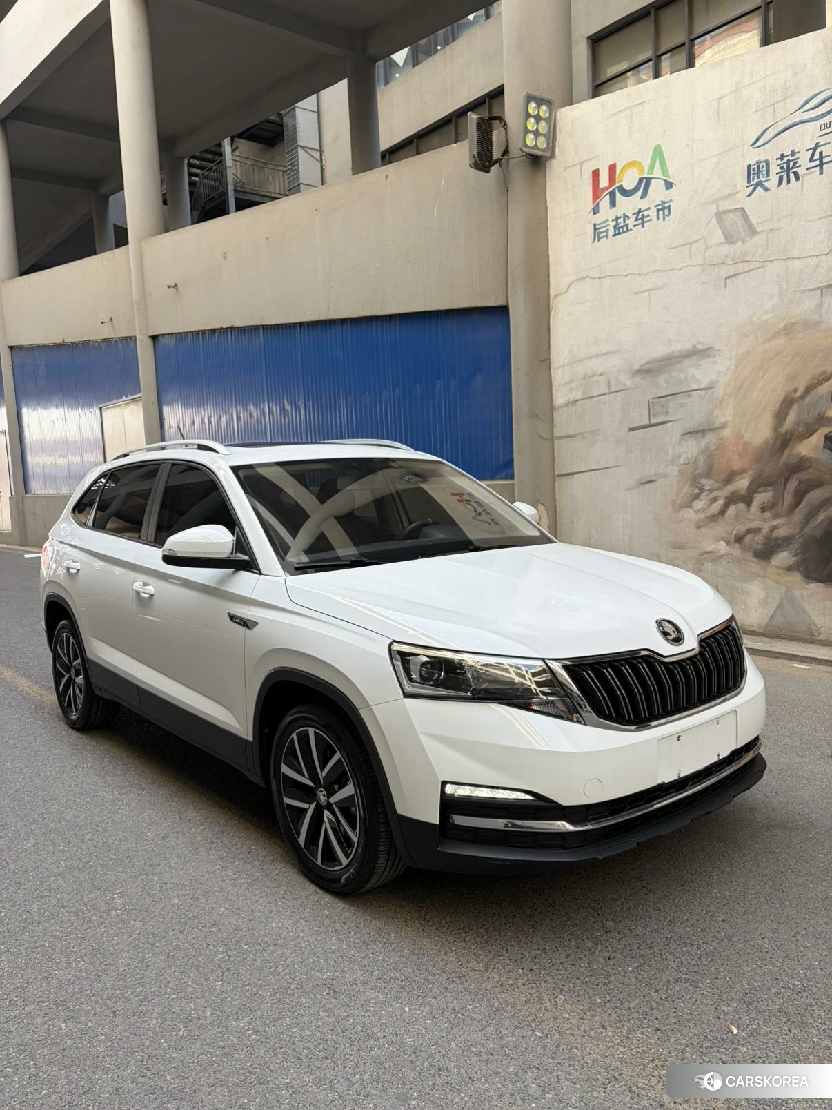 Skoda Komick 2022 Белый из Китая
