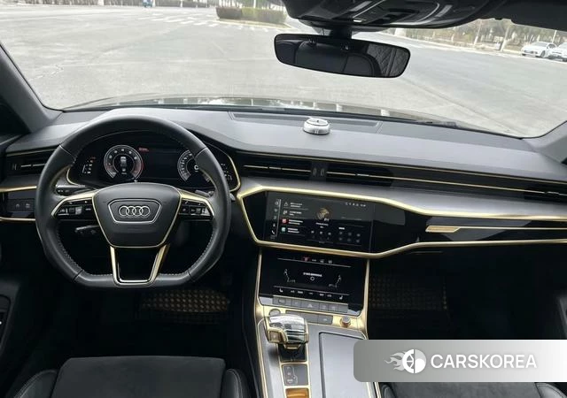 Audi A6L 2021 Черный из Китая