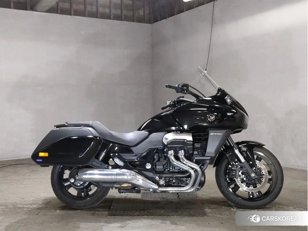 Проданный Honda CTX1300 2015 из Японии