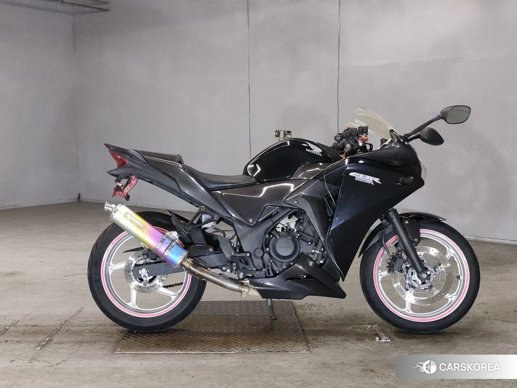 Проданный Honda CBR250R 2011 из Японии