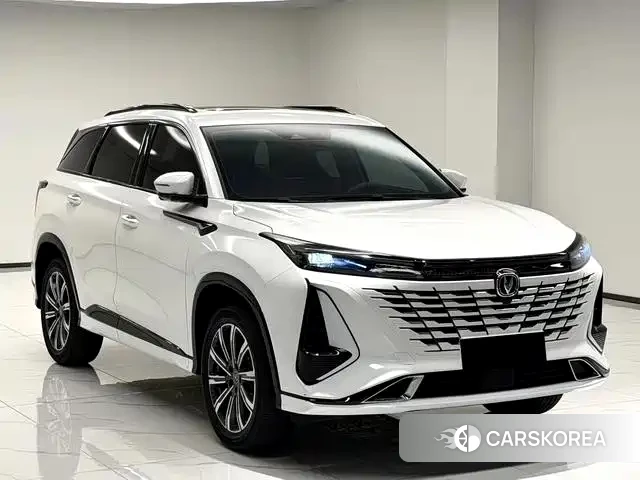 Chang'an CS75PLUS 2024 Белый из Китая