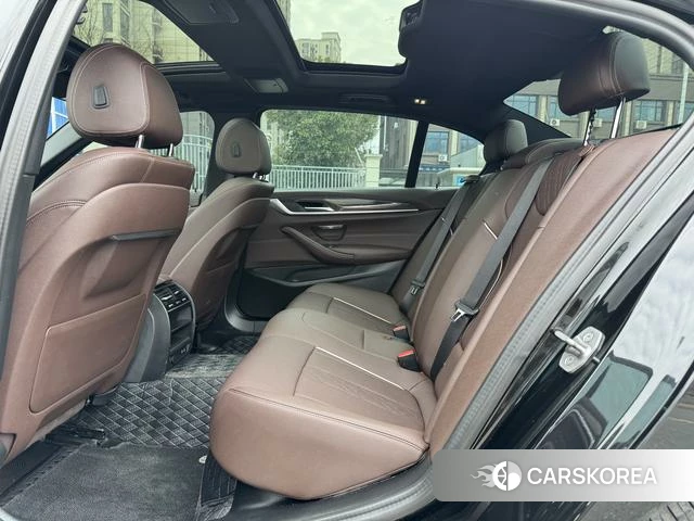 BMW 5 series 2023 Черный из Китая