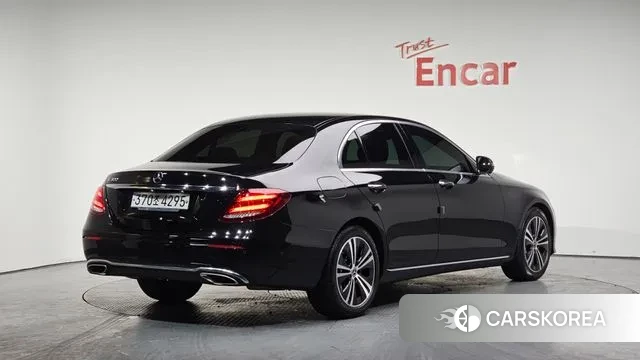 Mercedes-Benz E-Class W213 2020 Черный из Кореи