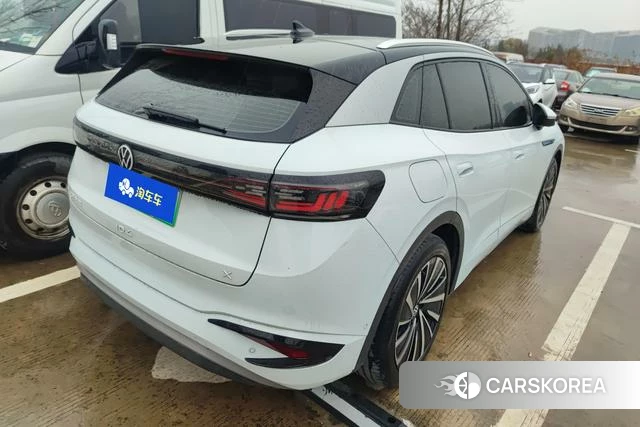 Volkswagen ID.4 X 2023 Белый из Китая