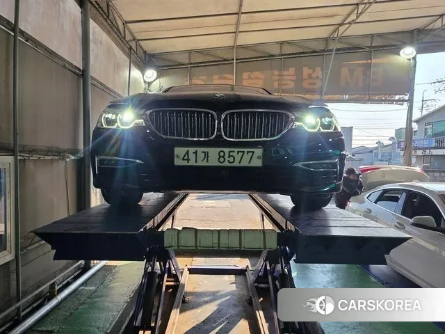 BMW 5 Series (G30) 2019 Черный из Кореи