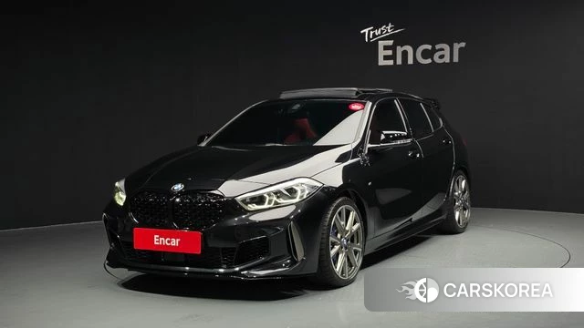 BMW 1 Series (F40) 2024 Черный из Кореи