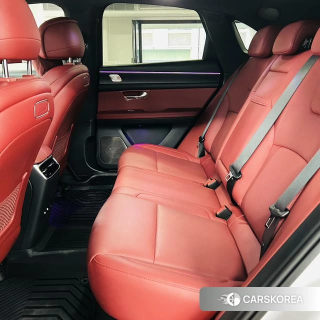 AITO Ask the world M5 2025 Белый из Китая