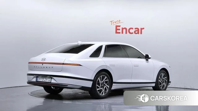 Hyundai Grandeur Hybrid (GN7) 2023 Белый из Кореи