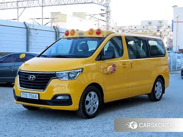 Hyundai The New Grand Starex 2018 Желтый из Кореи