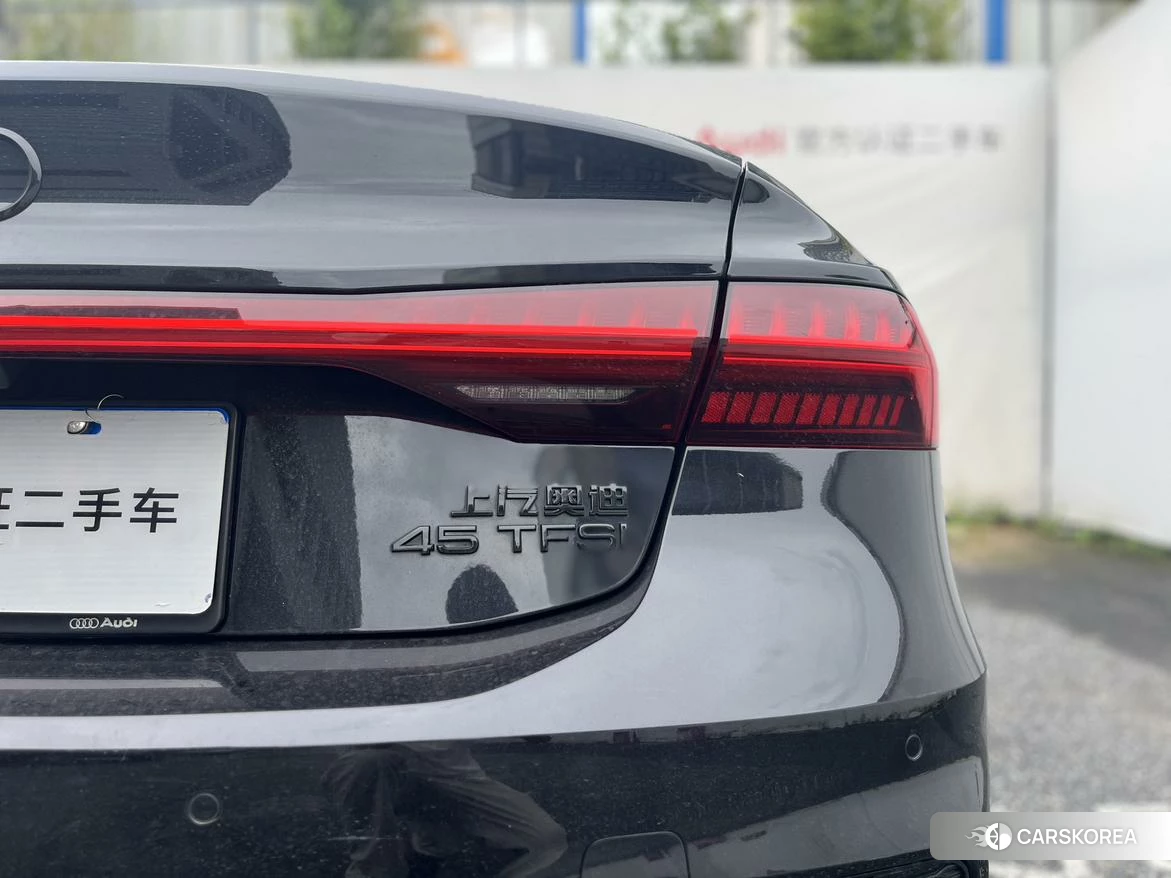 Audi A7L 2025 Черный из Китая