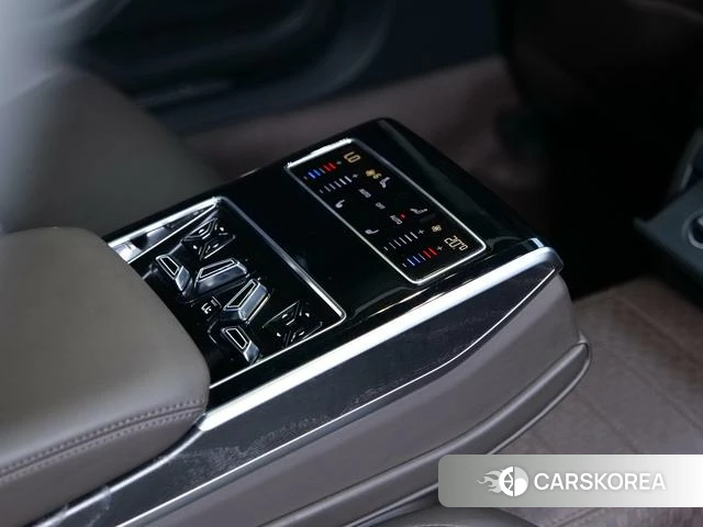 Audi A8 2021 Черный из Китая