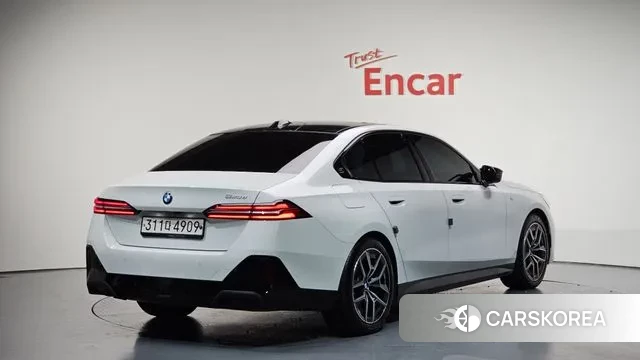 BMW 5 Series (G60) 2024 Белый из Кореи