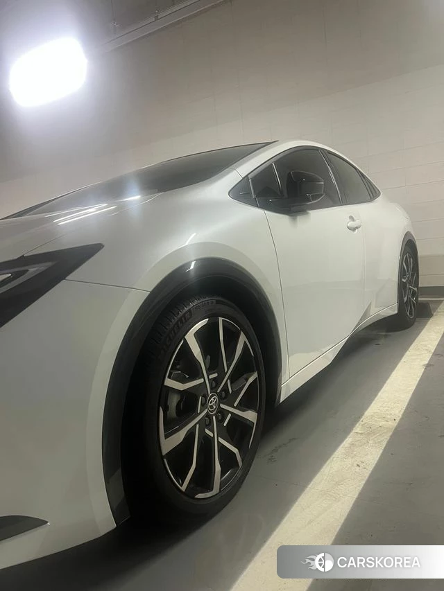 Toyota Prius 5th Generation 2024 Белый из Кореи