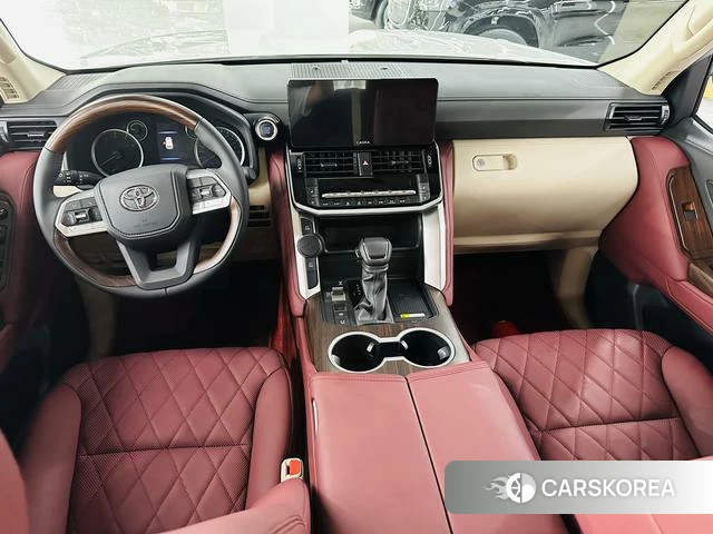 Toyota Land Cruiser (imported) 2024 Белый из Китая