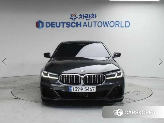 BMW 5 Series (G30) 2023 Серебристо-серый из Кореи
