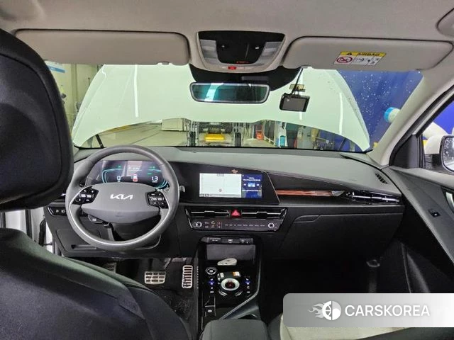 Kia Di Ol Nu Niro 2023 Белый из Кореи