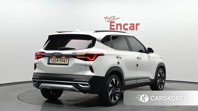 Kia Seltos 2022 Белый из Кореи