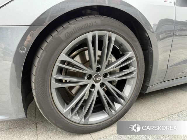 Audi A7 2024 Темно-серый из Китая