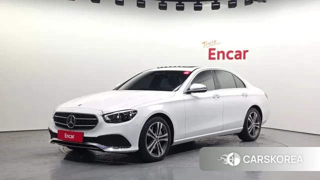 Mercedes-Benz E-Class W213 2022 Белый из Кореи
