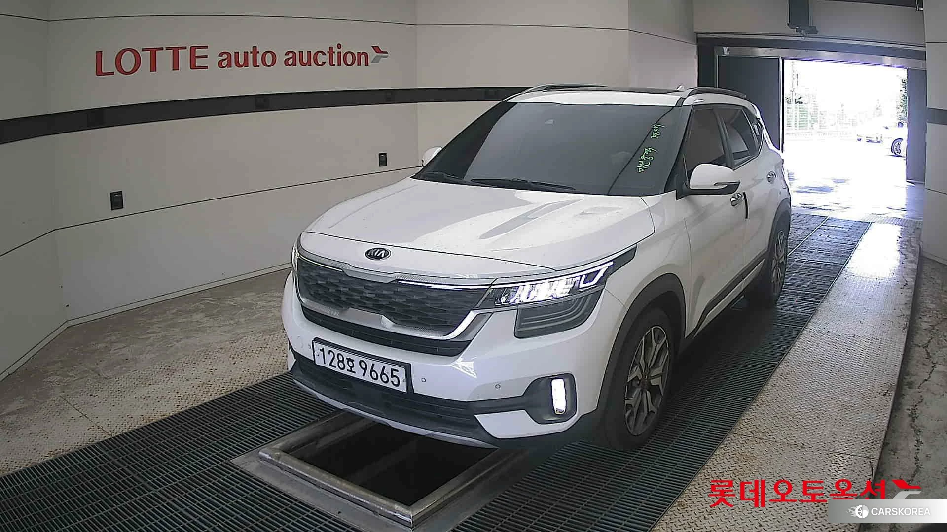 Kia Seltos 2020 Snow White Pearl из Кореи
