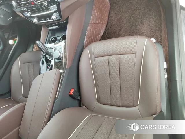 BMW 5 series 2023 Белый из Китая