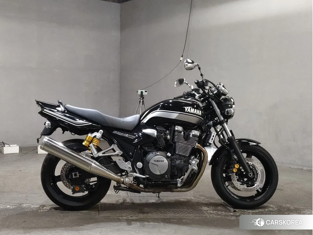 Проданный Yamaha XJR 1300 2011 из Японии, фото 2