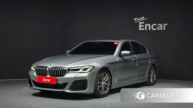 BMW 5 Series (G30) 2022 Серебристо-серый из Кореи
