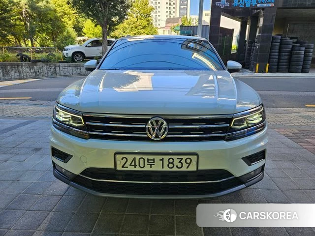 Volkswagen Tiguan second Generation 2019 Белый из Кореи