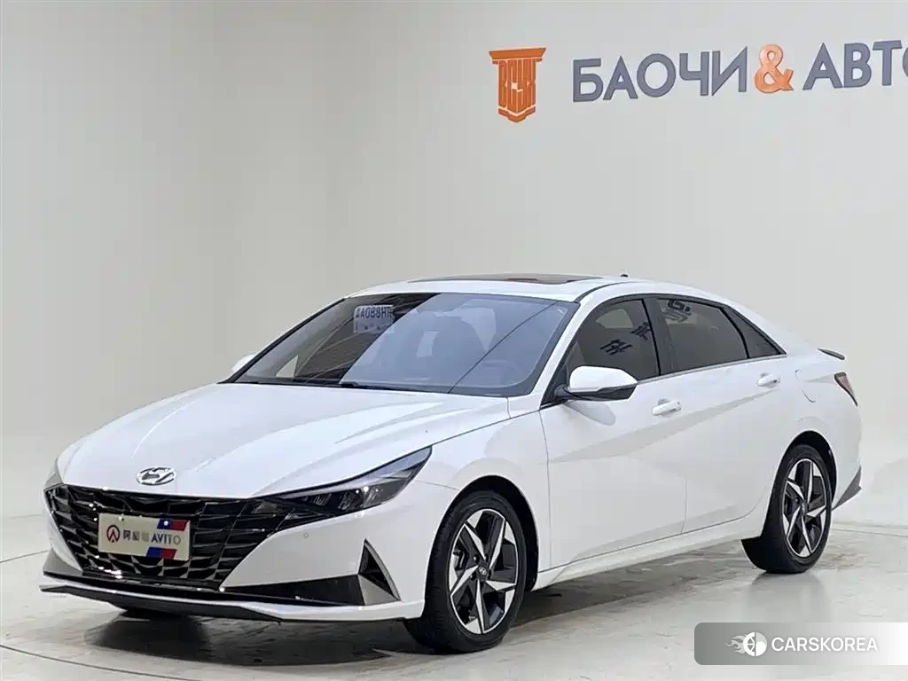 Hyundai Elantra 2023 Белый из Китая, фото 2