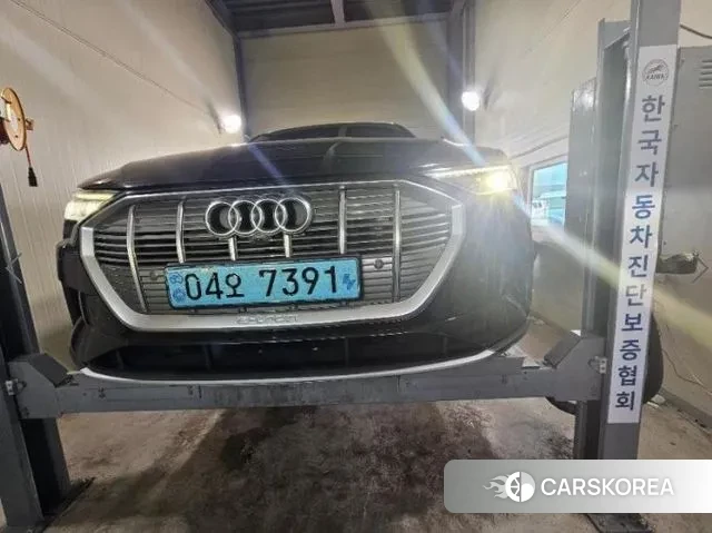 Audi e-Tron 2022 Черный из Кореи