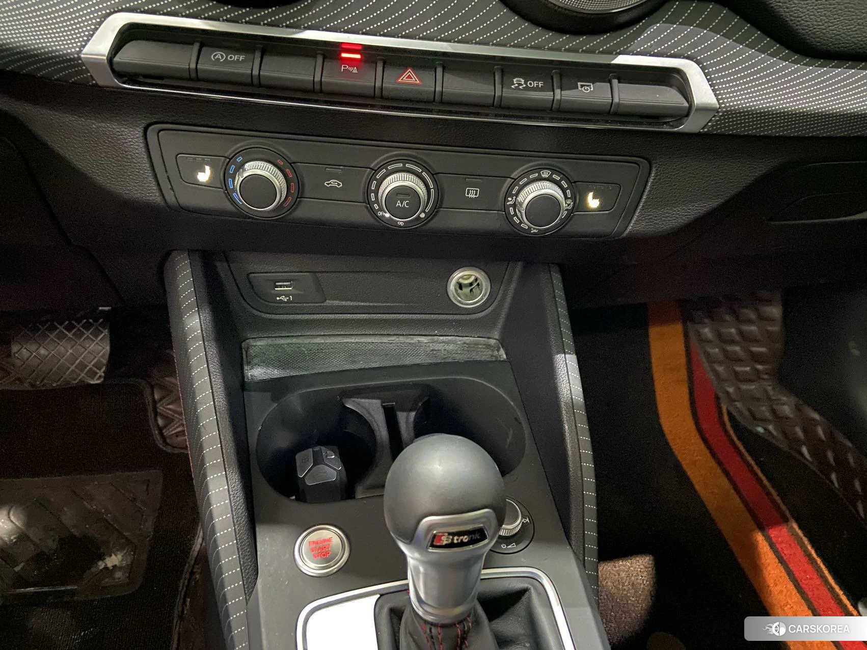 Audi Q2L 2021 Красный из Китая