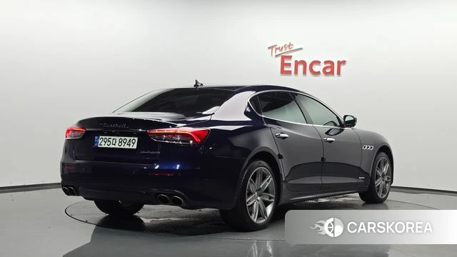 Maserati Quattroporte 2019 Белый из Кореи