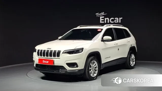 Jeep Cherokee (KL) 2018 Жемчужный цвет из Кореи
