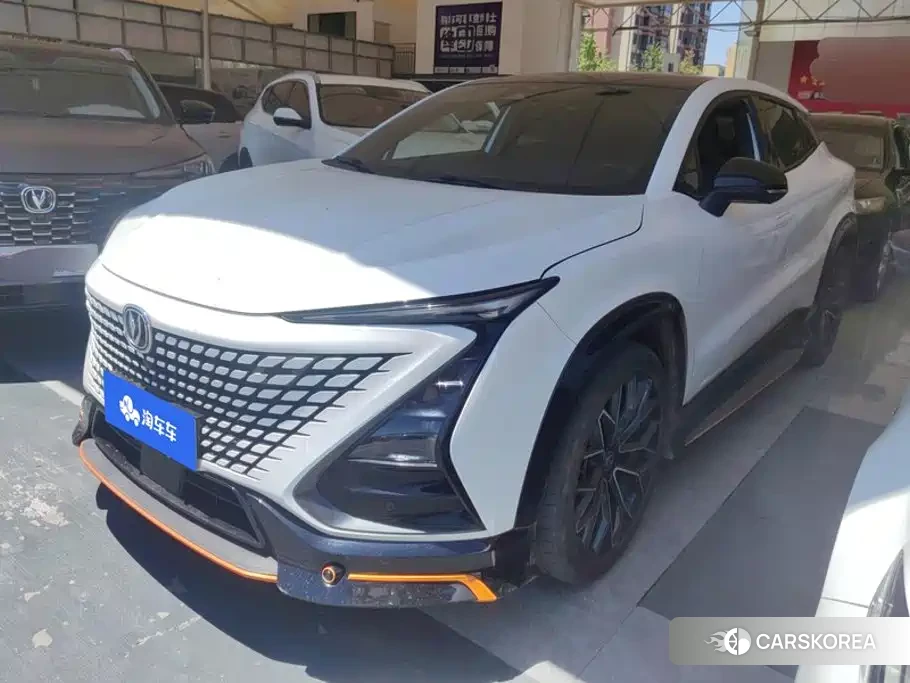 Chang'an UNI-T 2023 Белый из Китая