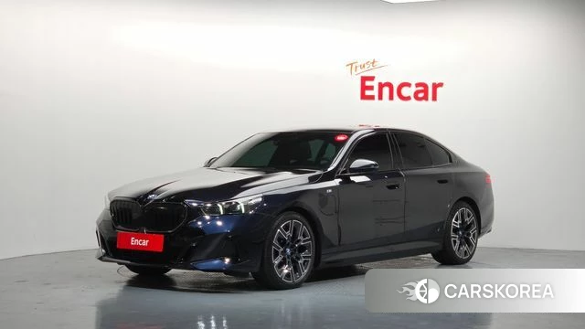 BMW 5 Series (G60) 2024 Черный из Кореи