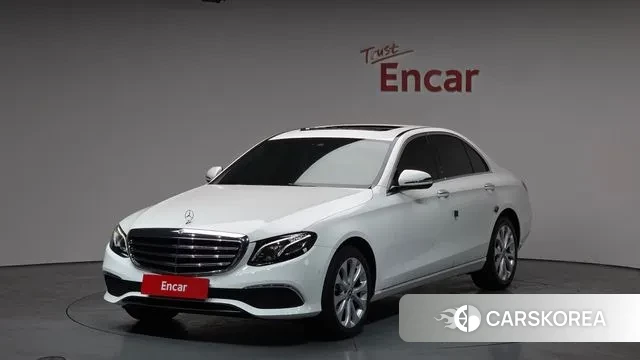 Mercedes-Benz E-Class W213 2019 Белый из Кореи