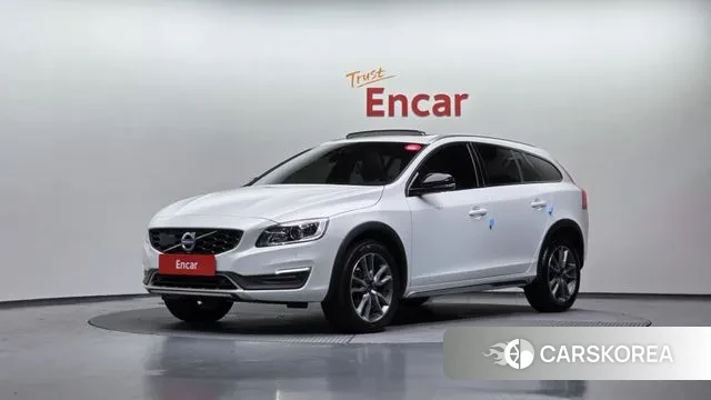 Volvo V60 Cross-Country 2018 Белый из Кореи