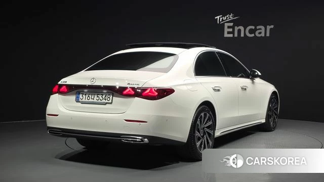 Mercedes-Benz E-Class W214 2024 Белый из Кореи