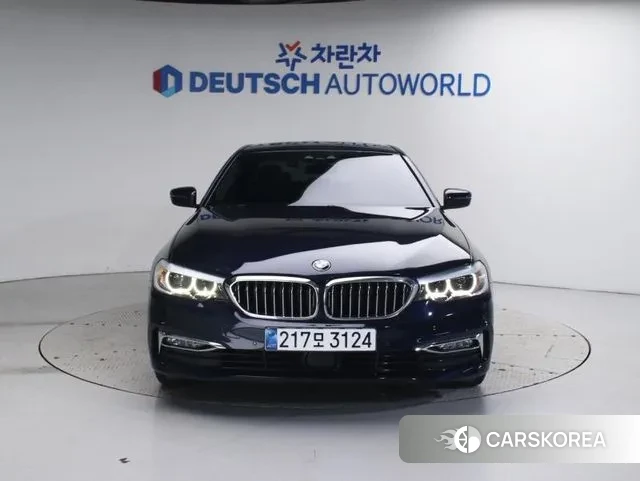 BMW 5 Series (G30) 2018 Синий из Кореи