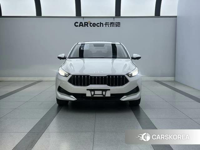 Kia K3 2022 Белый из Китая