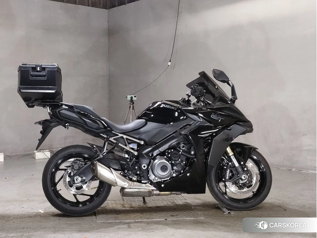 Проданный Suzuki GSX-S1000GT 2022 из Японии