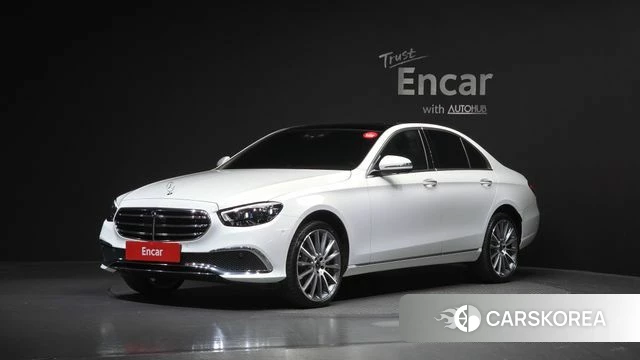 Mercedes-Benz E-Class W213 2023 Белый из Кореи
